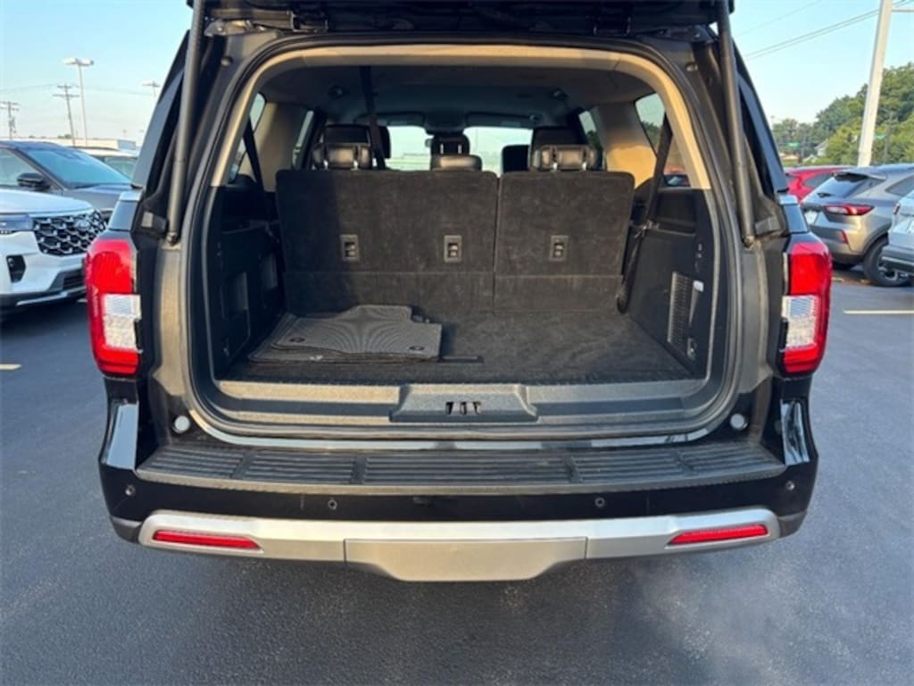 Used 2024 Ford Expedition Max XLT SUV