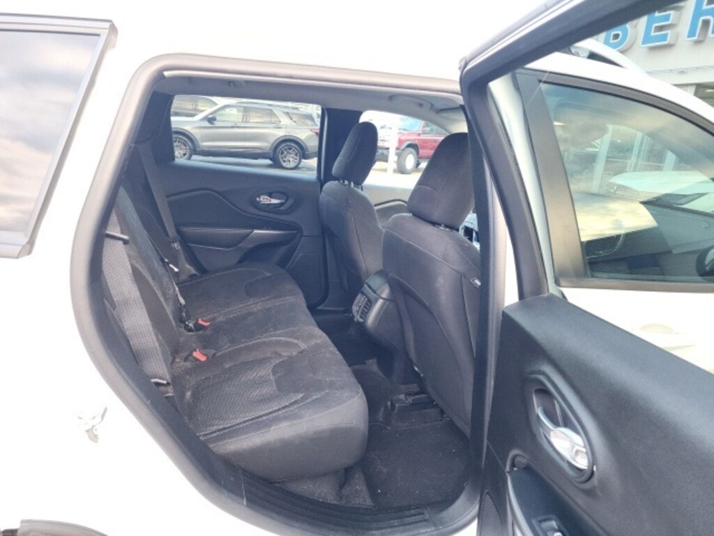 Used 2021 Jeep Cherokee Latitude SUV