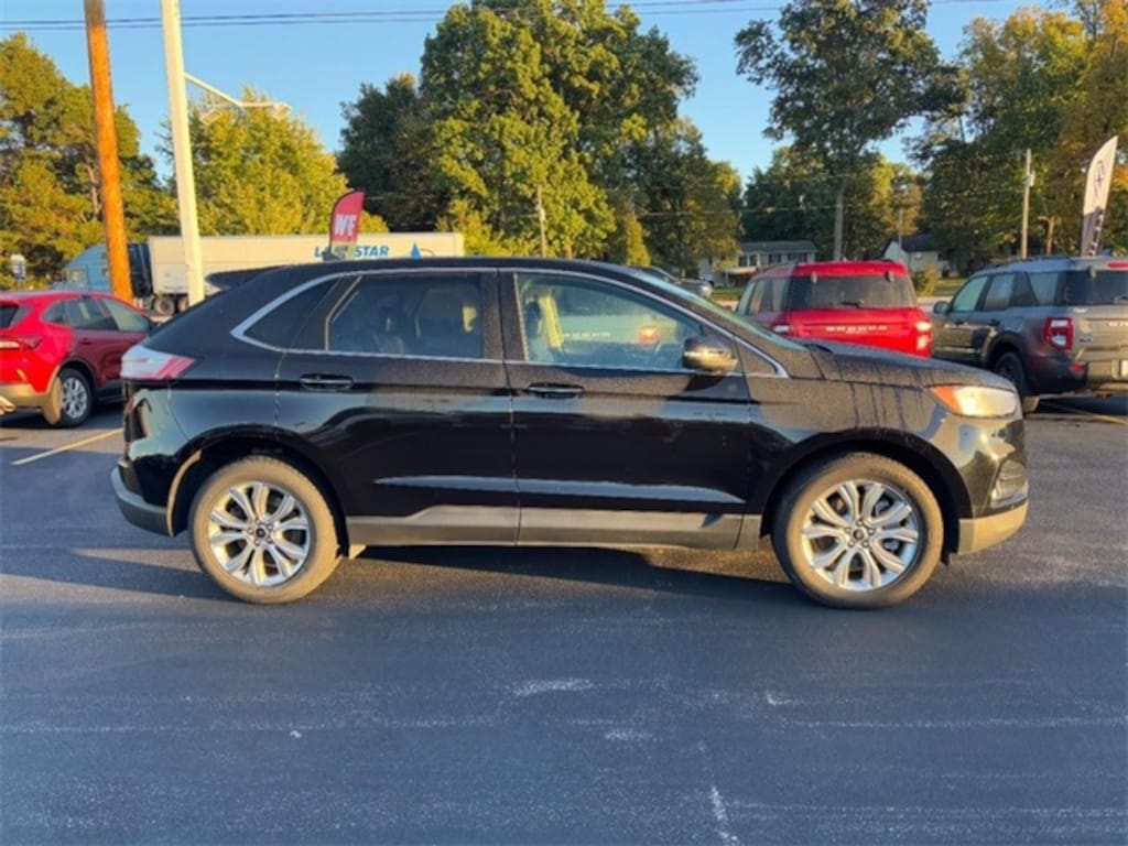 Used 2024 Ford Edge Titanium SUV