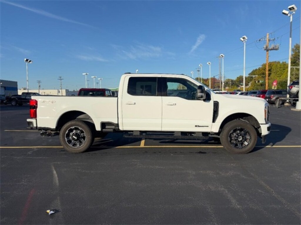 Used 2024 Ford F-250SD Lariat Truck