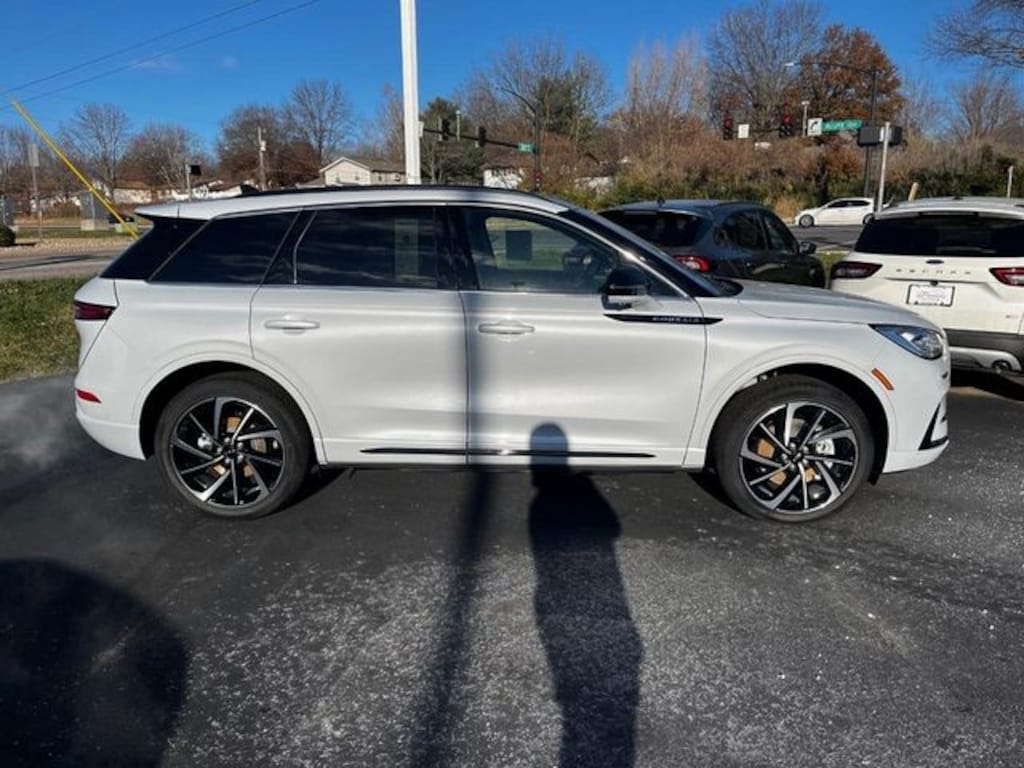 New 2025 Lincoln Corsair Plug-In Hybrid Grand Touring SUV