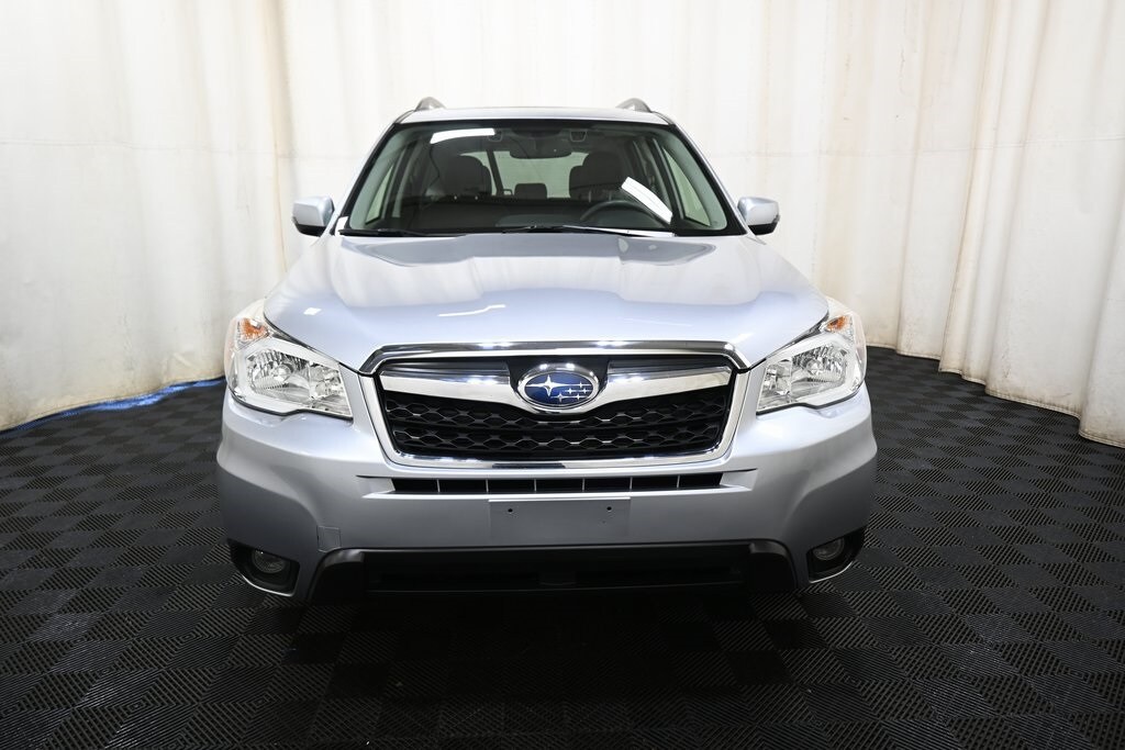 2016 Subaru Forester 2.5i Touring photo 2