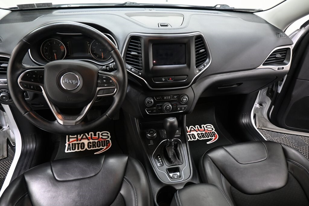 2020 Jeep Cherokee Latitude photo 2