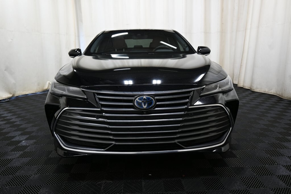 2020 Toyota Avalon Hybrid Limited photo 2
