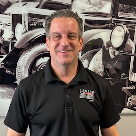 Staff member Bryant Elliott from ID_25e2d5