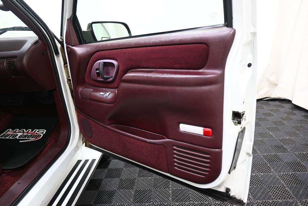 1995 Chevrolet Tahoe - Photo 16