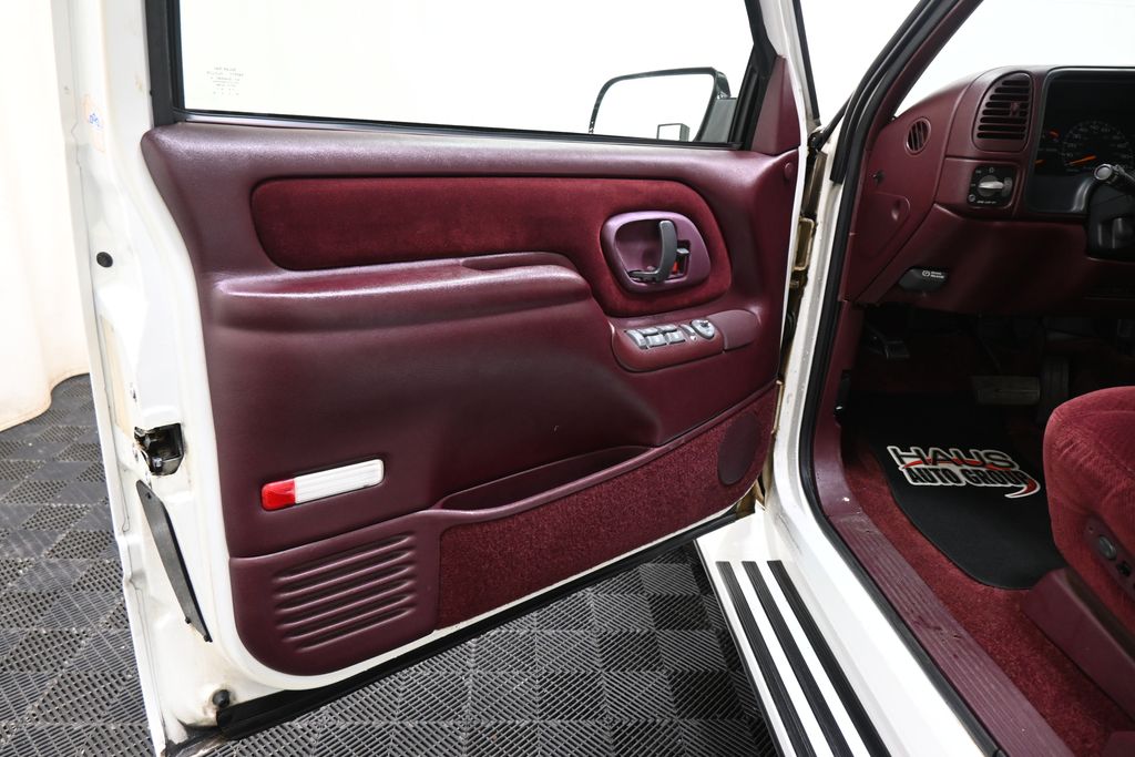 1995 Chevrolet Tahoe - Photo 20