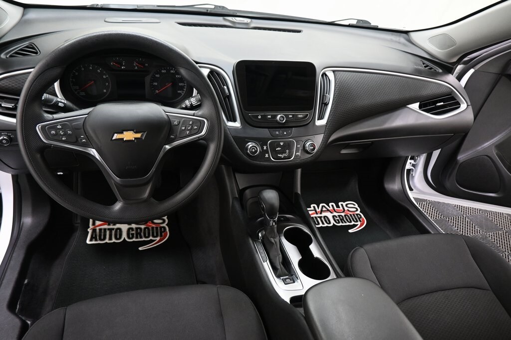 2023 Chevrolet Malibu LS photo 3