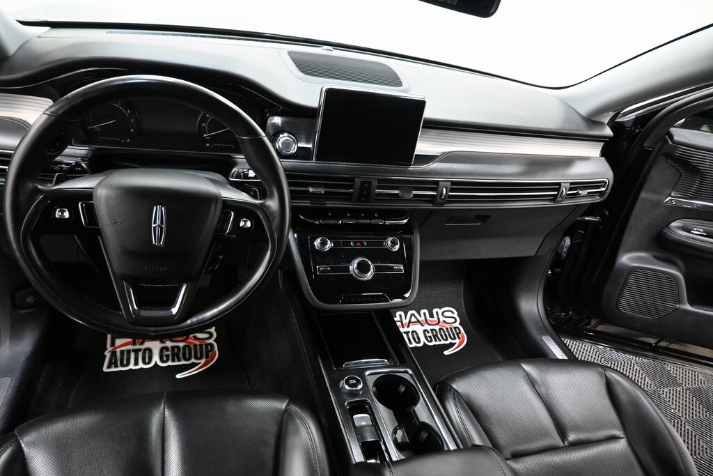 2020 Lincoln Corsair Standard photo 3