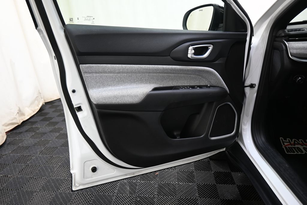 2023 Jeep Compass Latitude Lux - Photo 24