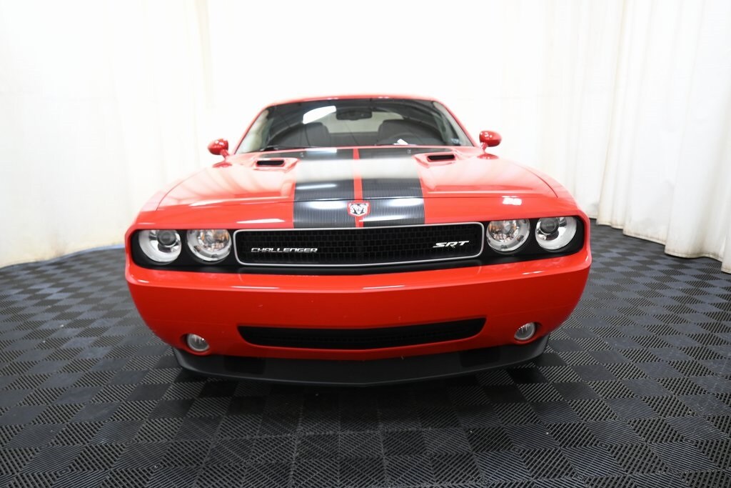2009 Dodge Challenger SRT8 photo 2