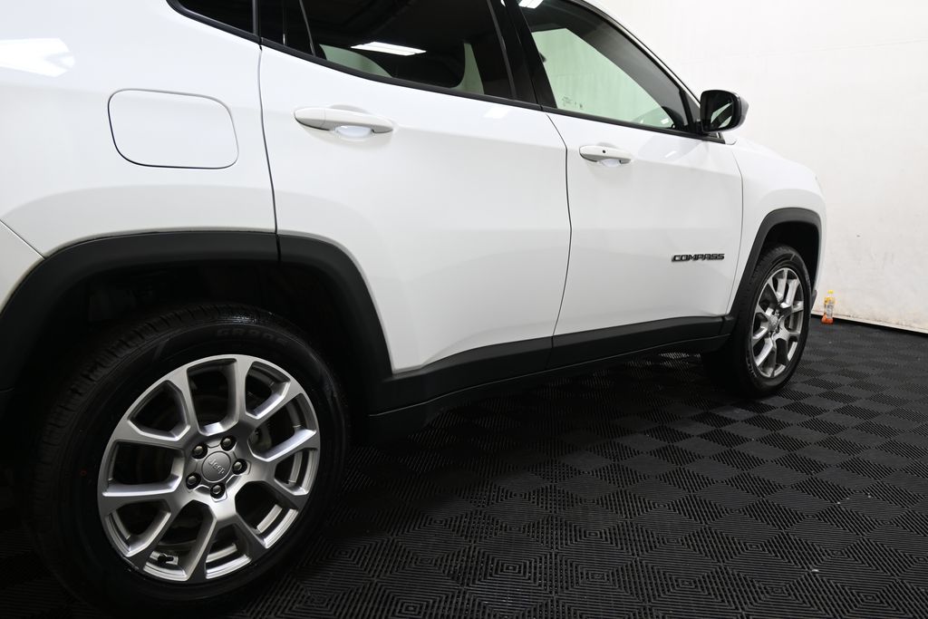 2023 Jeep Compass Latitude Lux - Photo 20