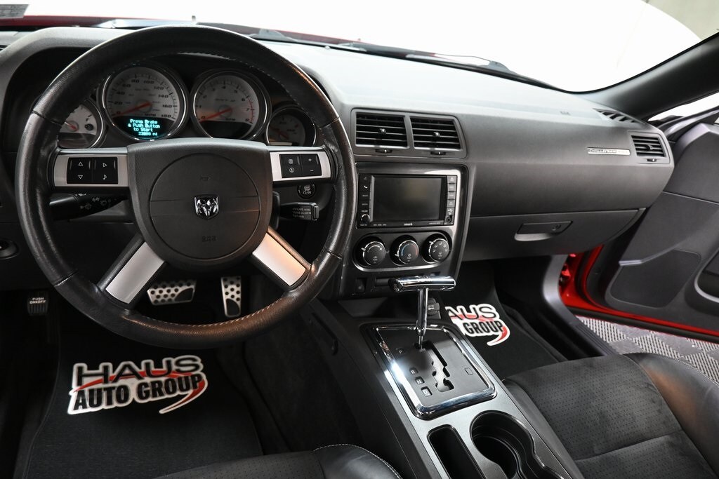 2009 Dodge Challenger SRT8 photo 3