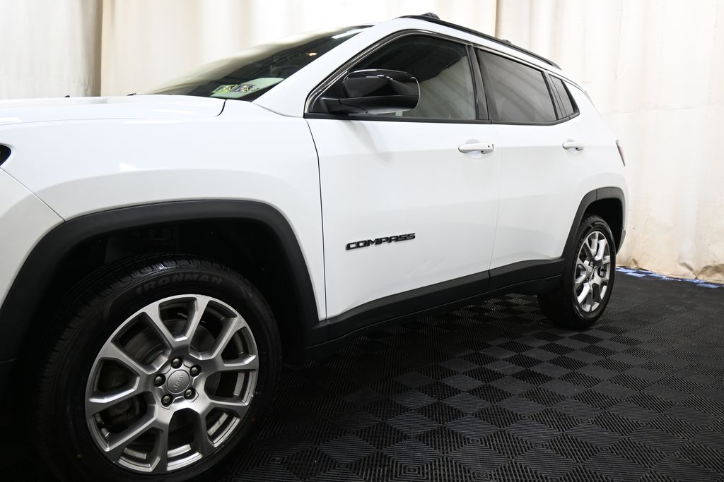 2023 Jeep Compass Latitude Lux - Photo 9