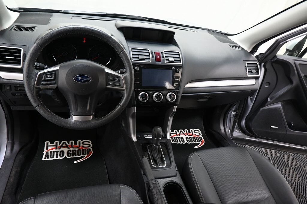 2016 Subaru Forester 2.5i Touring photo 3