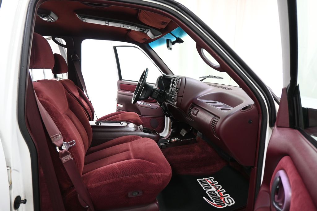 1995 Chevrolet Tahoe - Photo 8