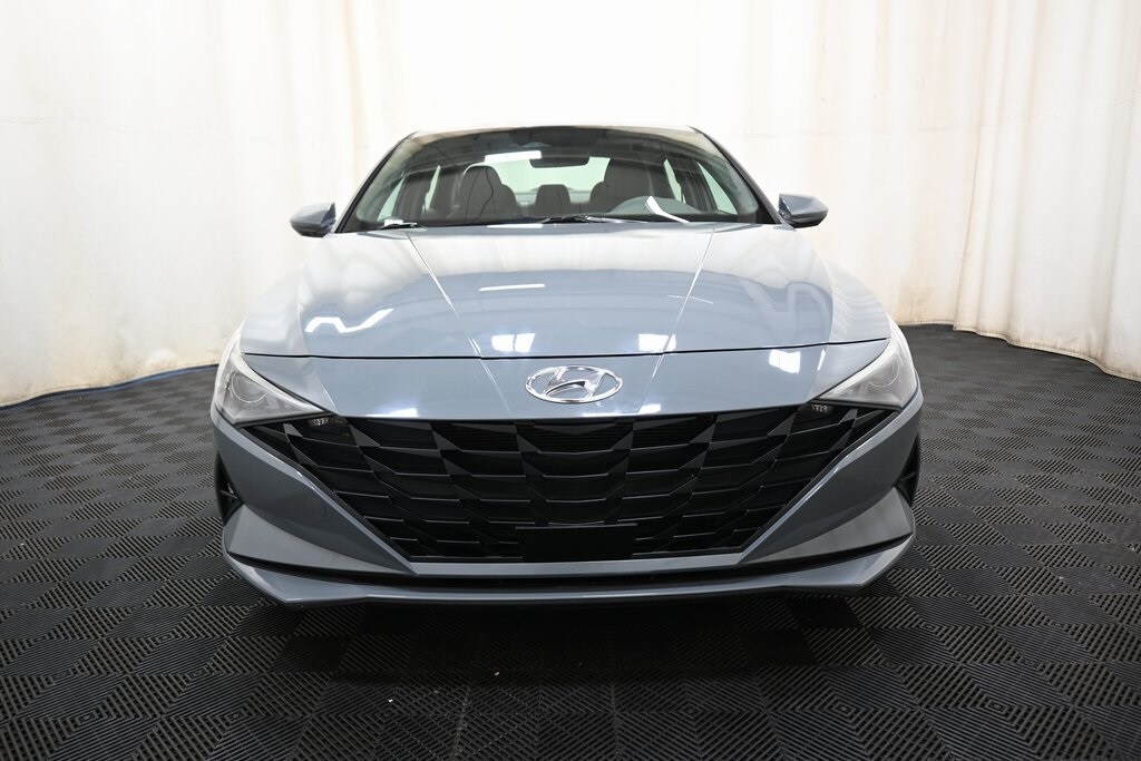 2021 Hyundai Elantra SEL photo 2