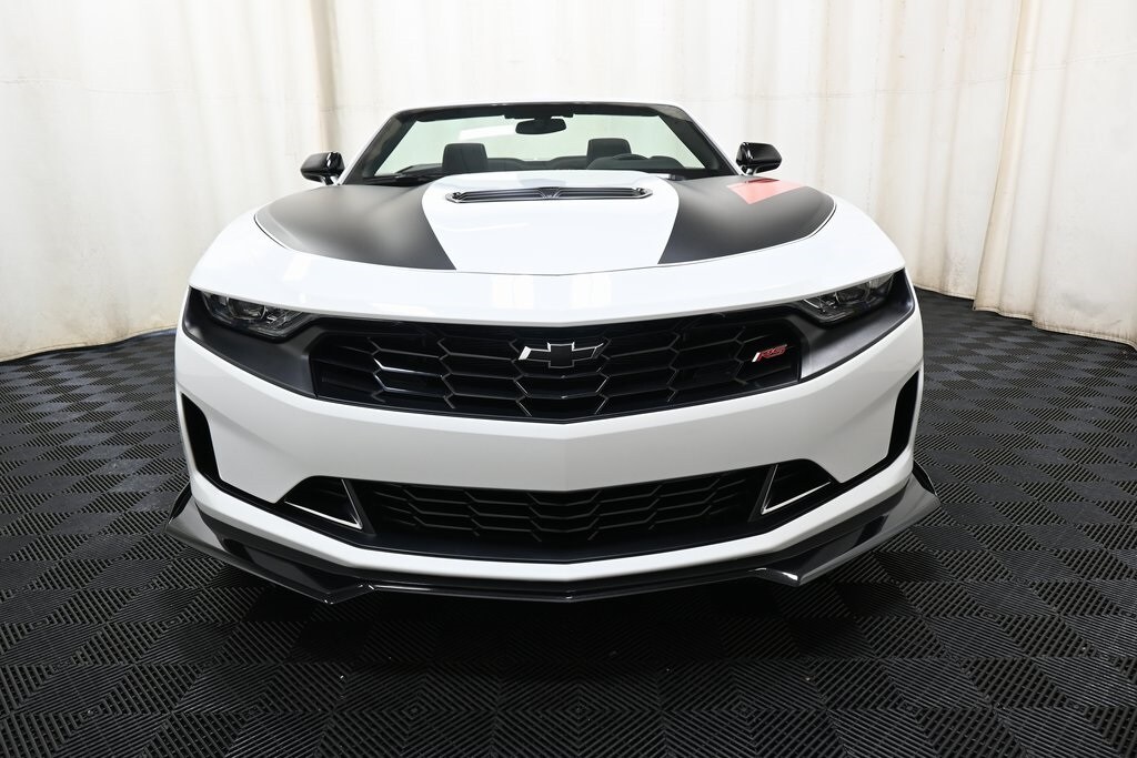 2022 Chevrolet Camaro LT1 photo 2