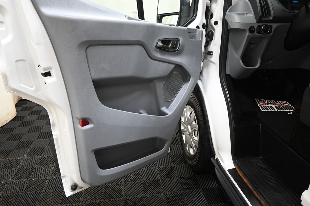 2015 Ford Transit Base - Photo 18