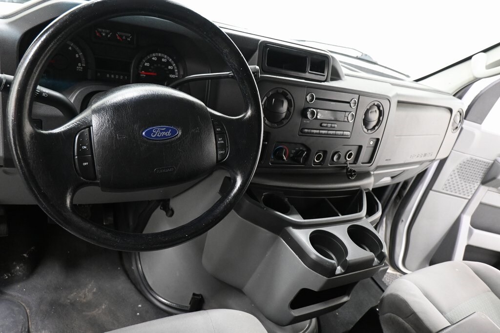 2012 Ford E-150 photo 3