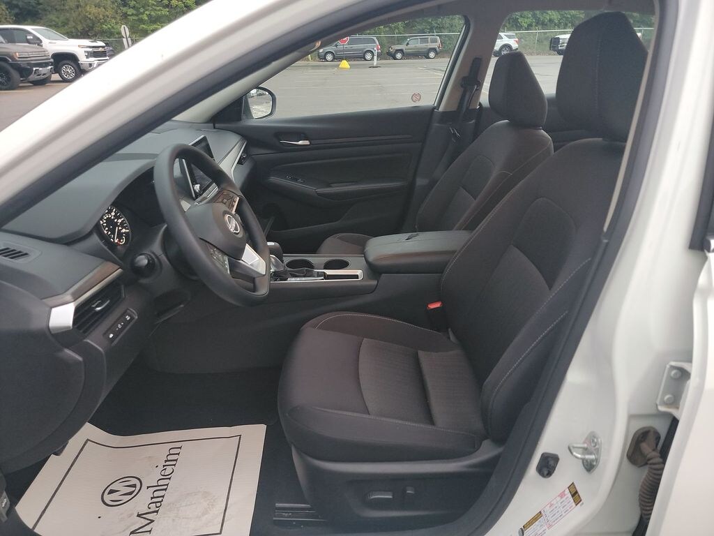 Used 2025 Nissan Altima 2.5 SV Sedan