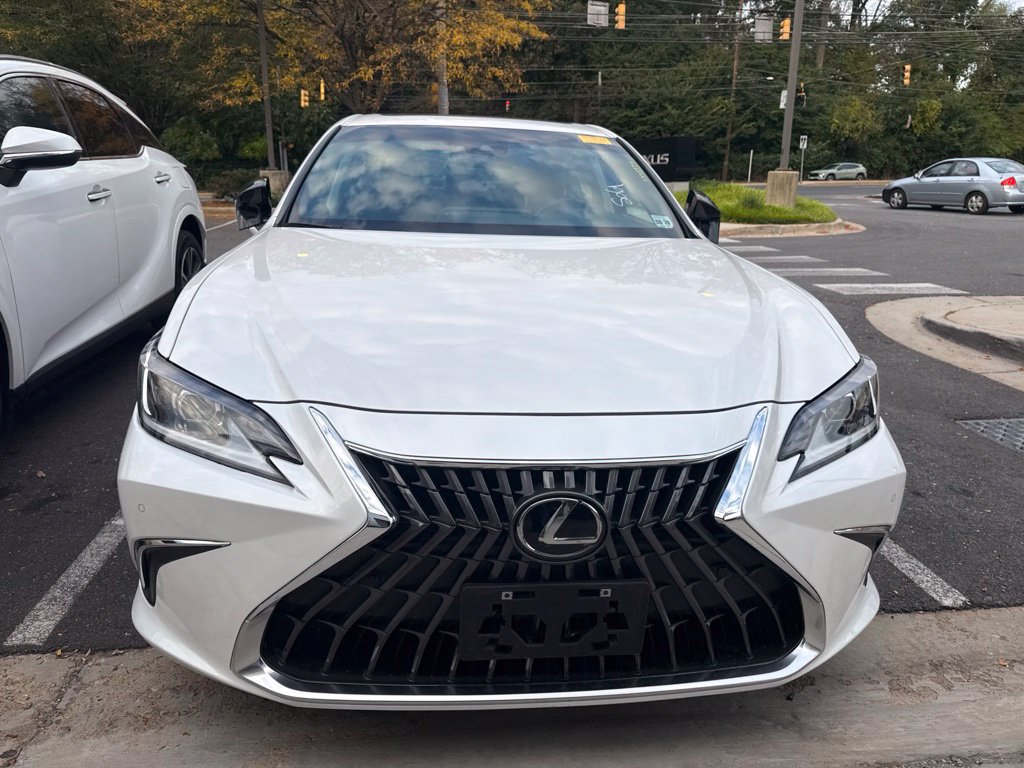 Used 2024 Lexus ES 350 Sedan