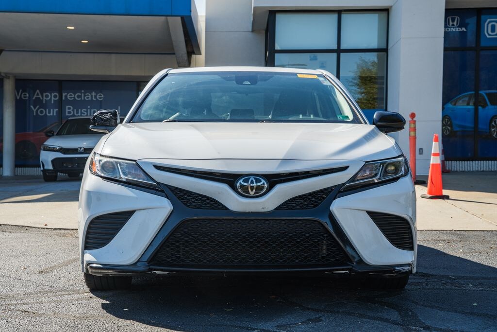 Used 2020 Toyota Camry SE Sedan