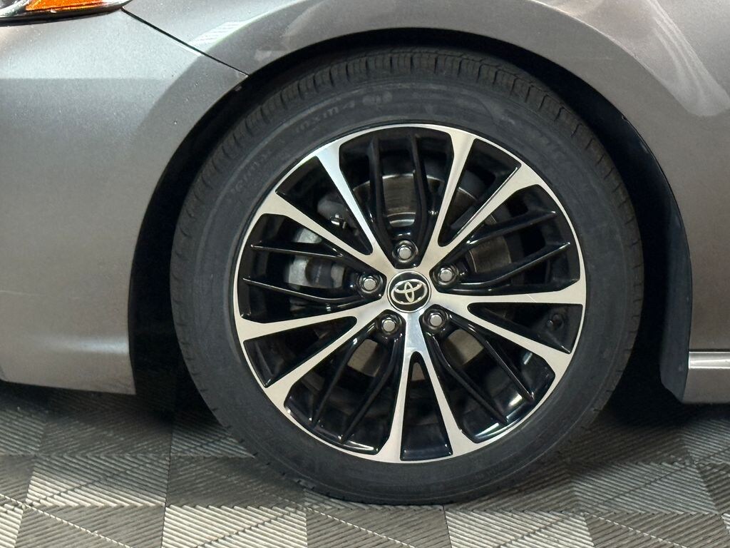Used 2020 Toyota Camry SE Sedan