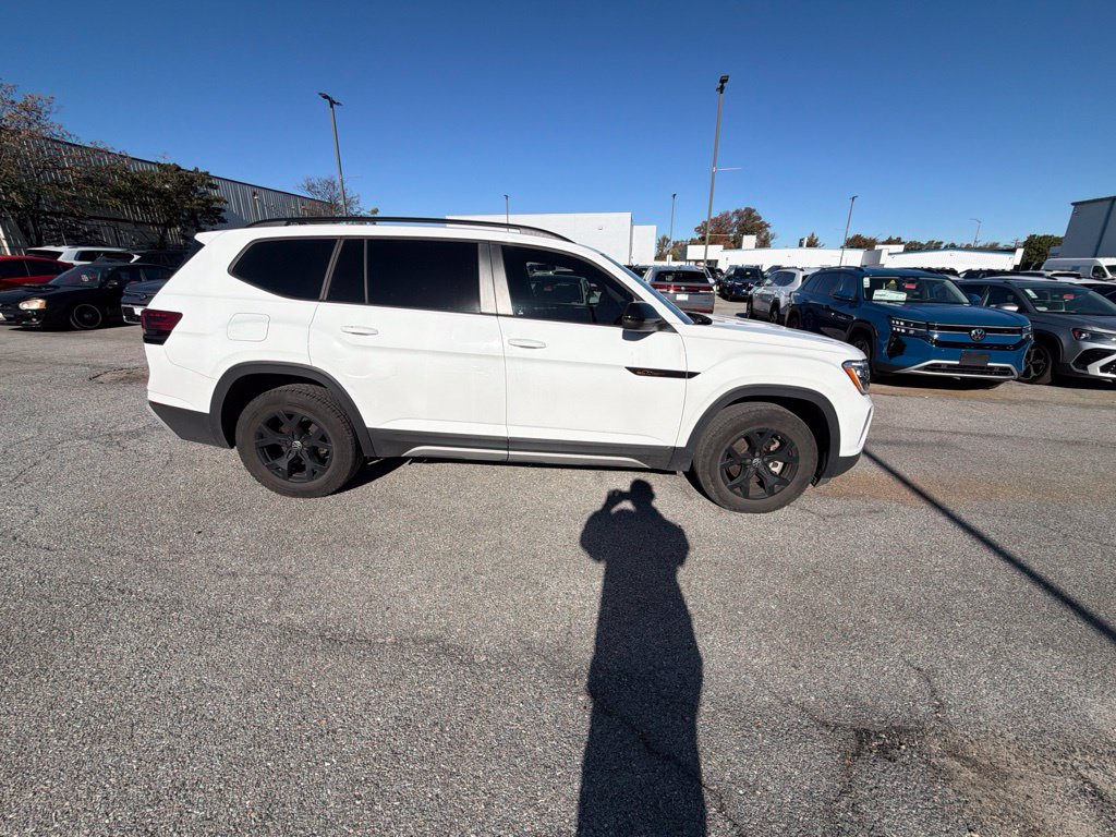 Used 2024 Volkswagen Atlas 2.0T Peak Edition SE w/Technology SUV