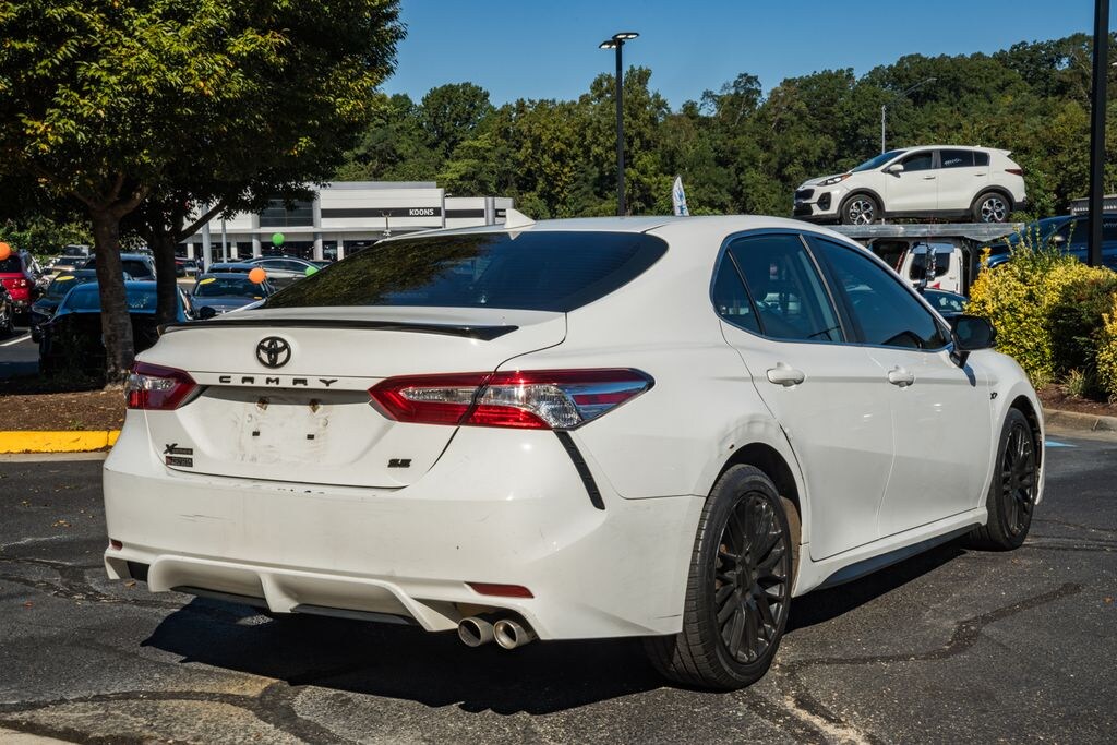 Used 2020 Toyota Camry SE Sedan