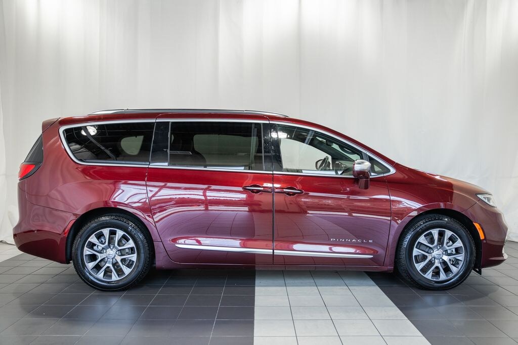 Certified 2021 Chrysler Pacifica Hybrid Pinnacle Minivan/Van