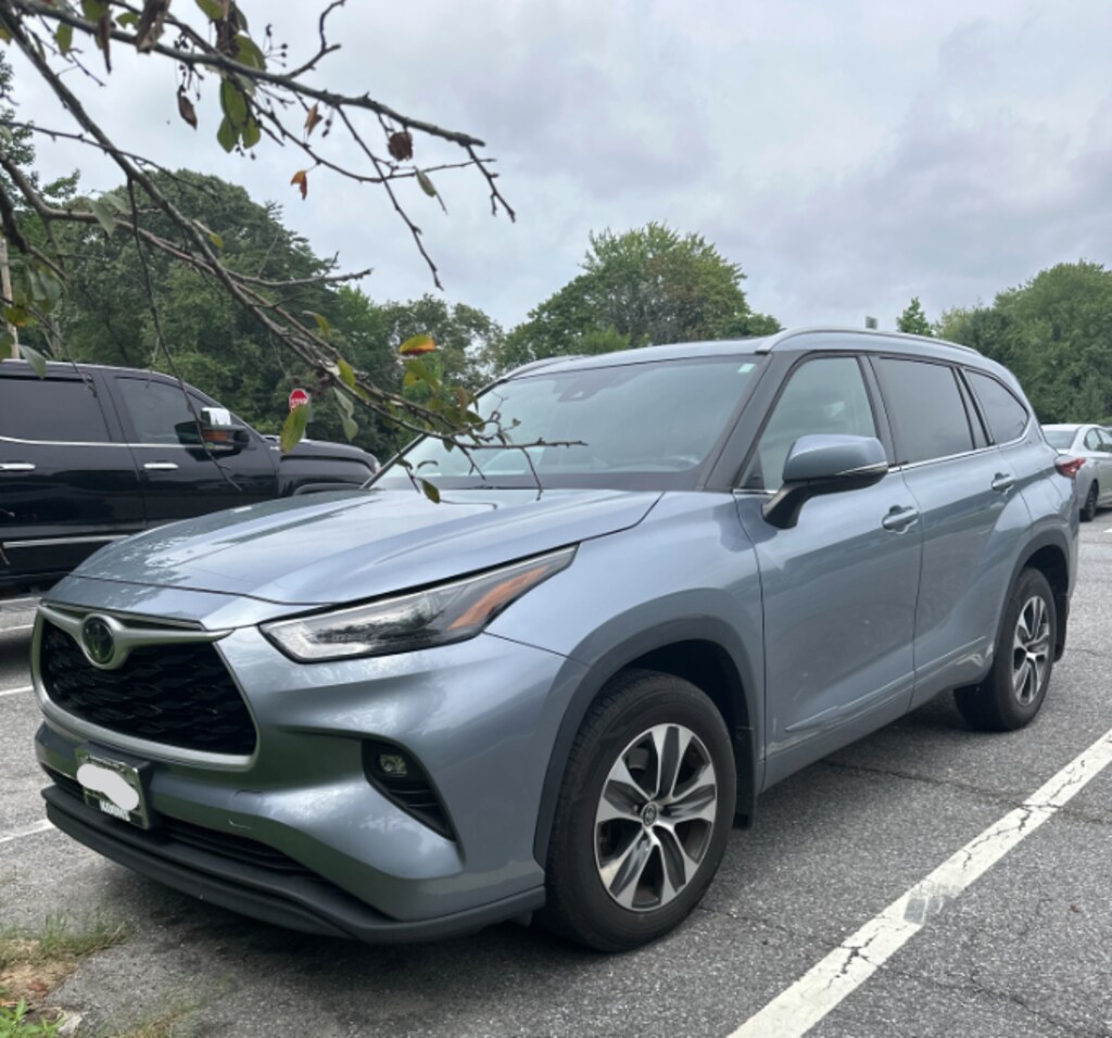 Used 2022 Toyota Highlander XLE SUV