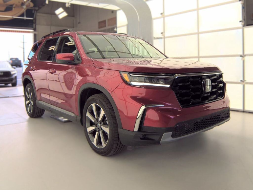 Used 2025 Honda Pilot Touring SUV