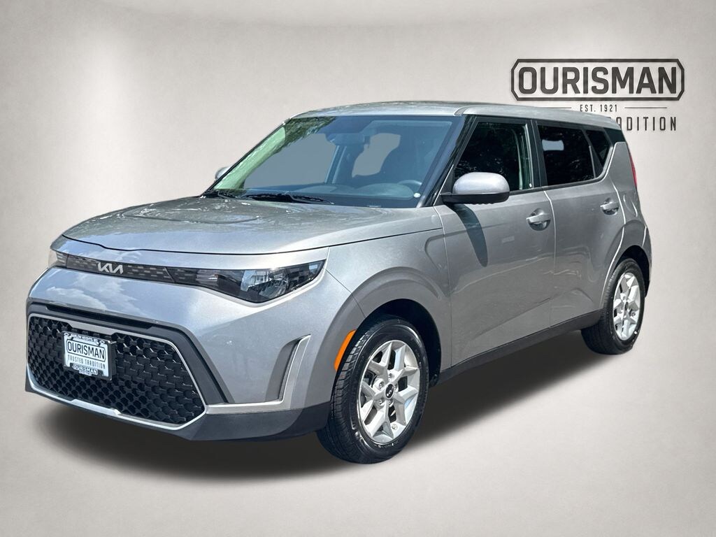 Used 2025 Kia Soul LX Hatchback