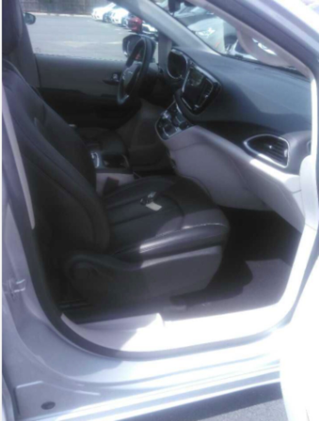Used 2024 Chrysler Pacifica Touring L Minivan/Van