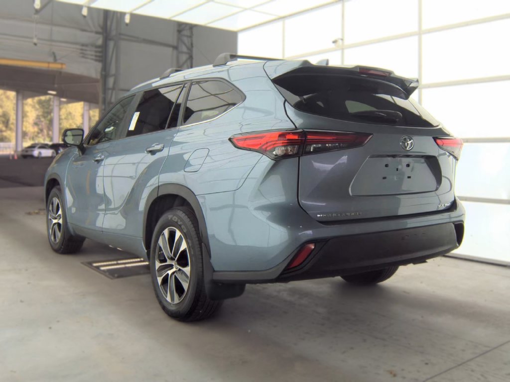 Used 2023 Toyota Highlander XLE SUV