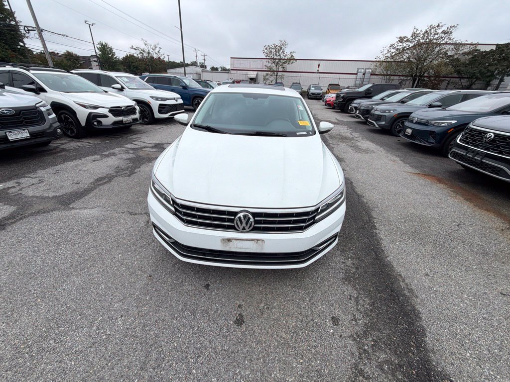 Used 2017 Volkswagen Passat 1.8T SE Sedan