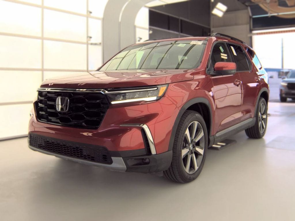 Used 2025 Honda Pilot Touring SUV