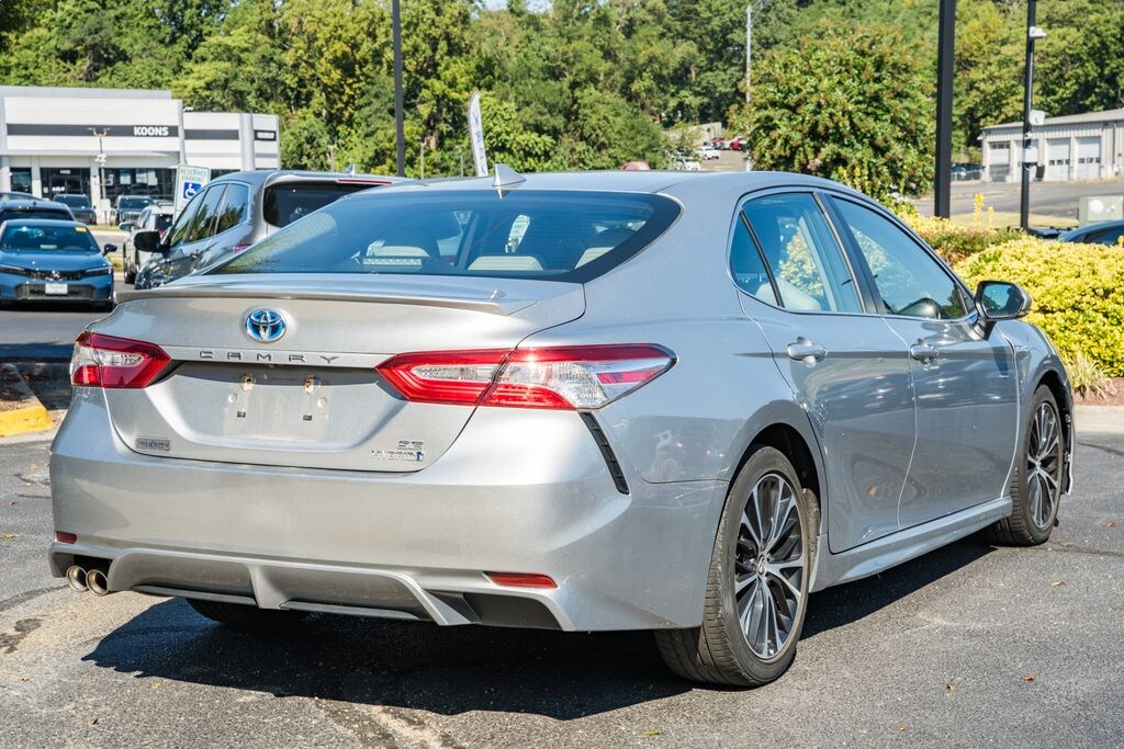 Used 2020 Toyota Camry Hybrid SE Sedan