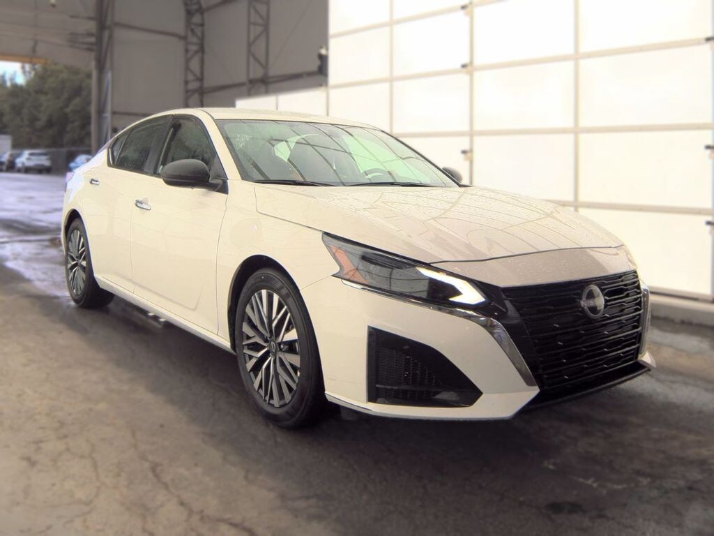 Used 2025 Nissan Altima 2.5 SV Sedan