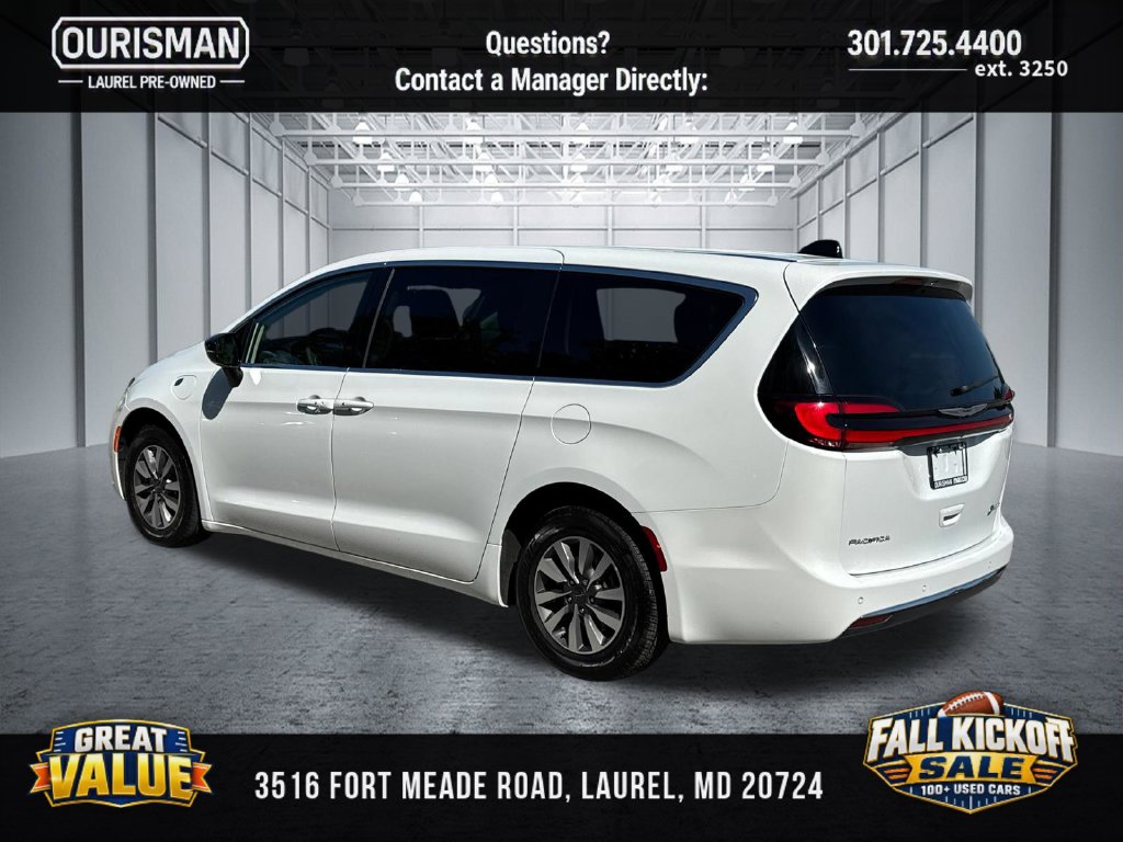 Used 2024 Chrysler Pacifica Hybrid Select Minivan/Van
