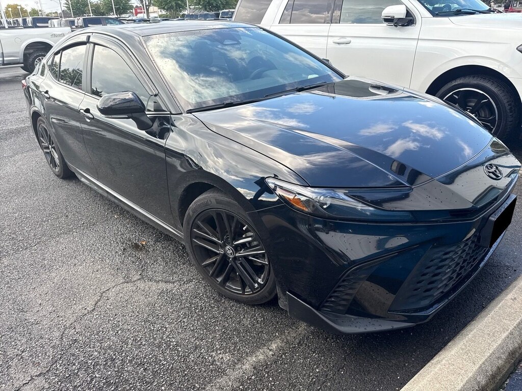Used 2025 Toyota Camry SE Sedan