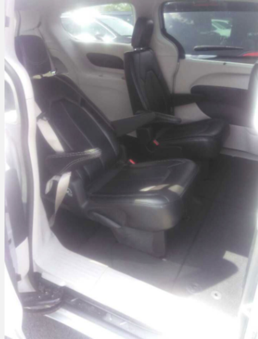 Used 2024 Chrysler Pacifica Touring L Minivan/Van