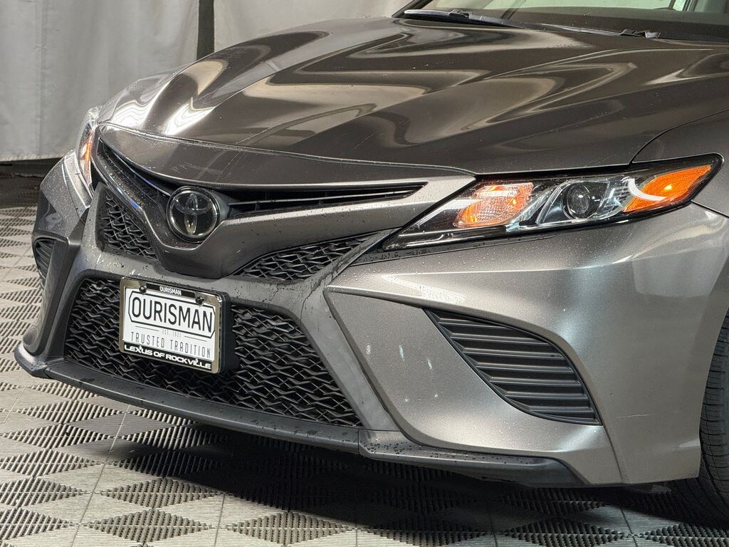 Used 2020 Toyota Camry SE Sedan