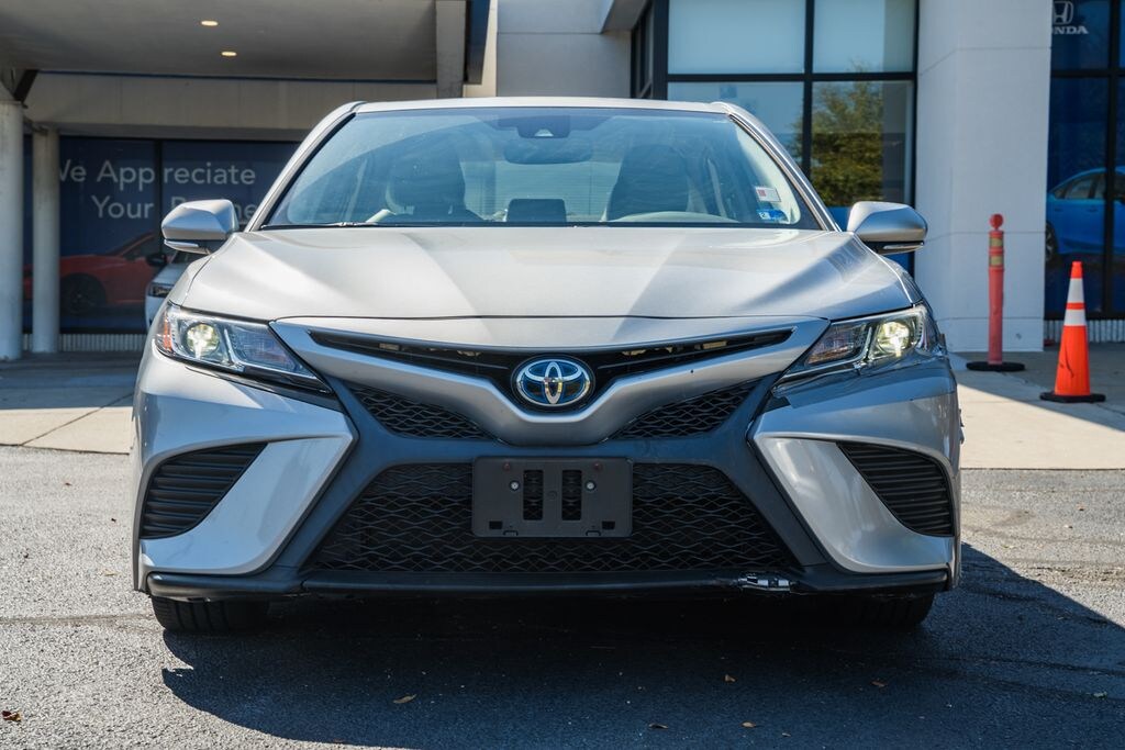 Used 2020 Toyota Camry Hybrid SE Sedan