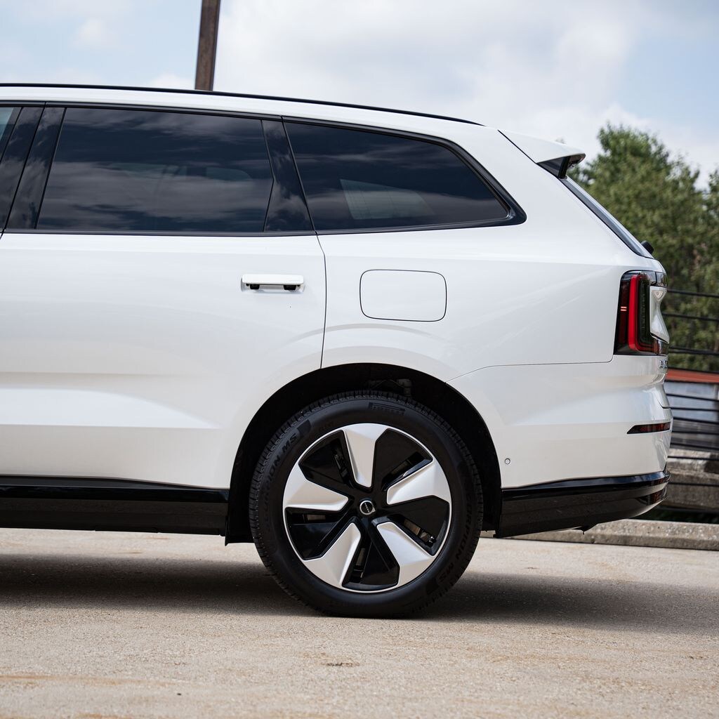 Certified 2025 Volvo EX90 Twin Motor Plus SUV