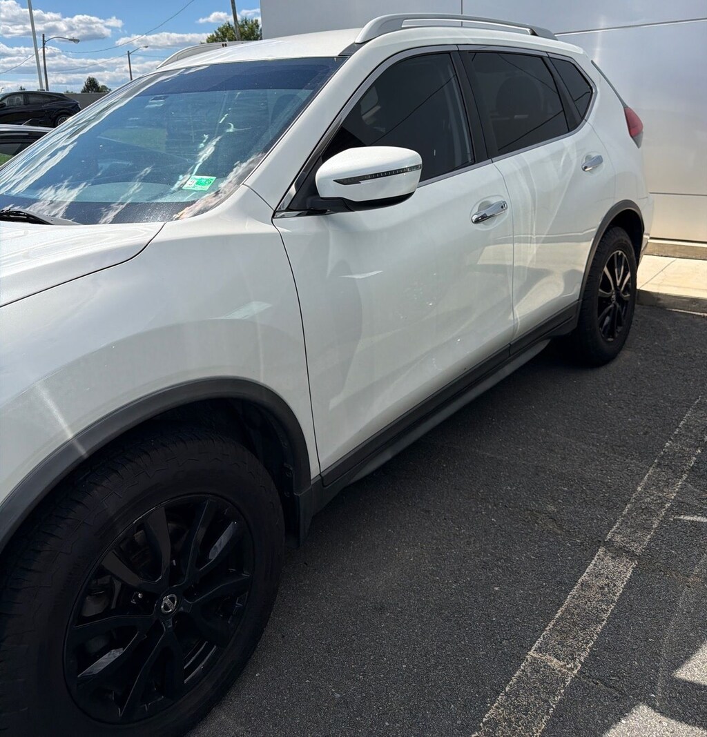 Used 2017 Nissan Rogue SV SUV
