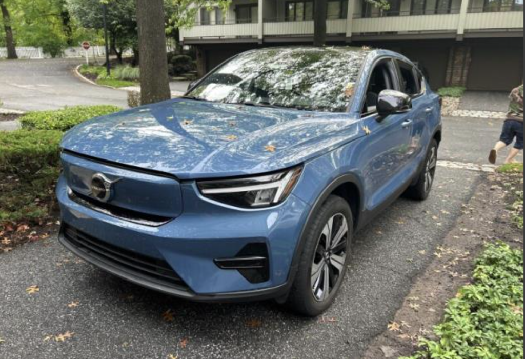 Used 2023 Volvo C40 Recharge Pure Electric Twin Core SUV