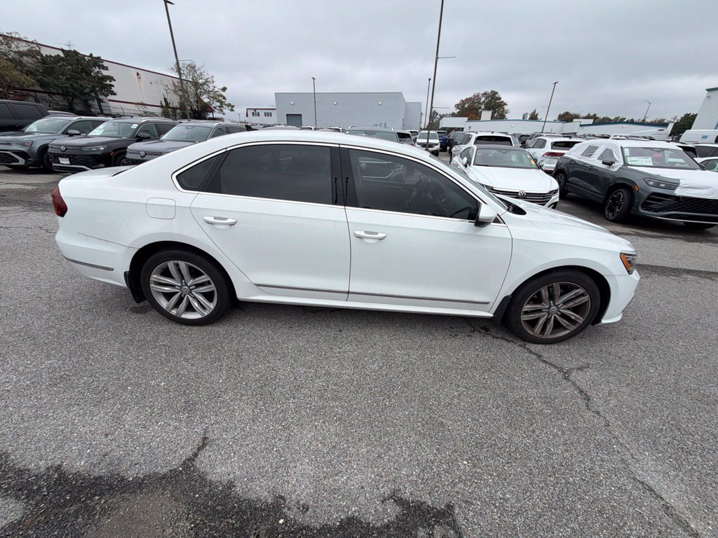 Used 2017 Volkswagen Passat 1.8T SE Sedan