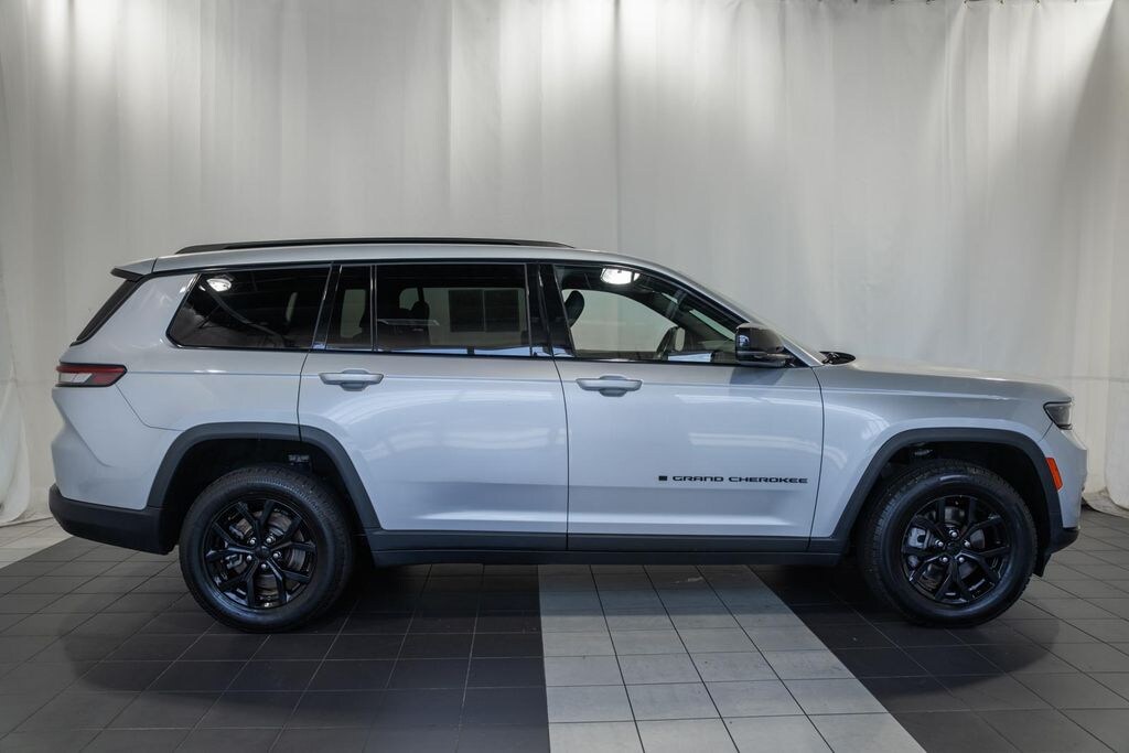 Used 2024 Jeep Grand Cherokee L Altitude SUV